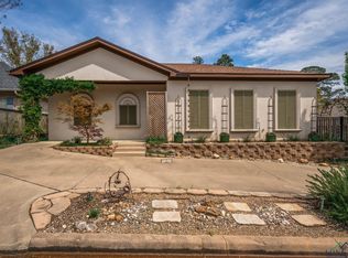 2202 Robbinwood Ln, Longview, TX 75601