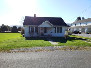 1055 W Spring St, Wytheville, VA 24382