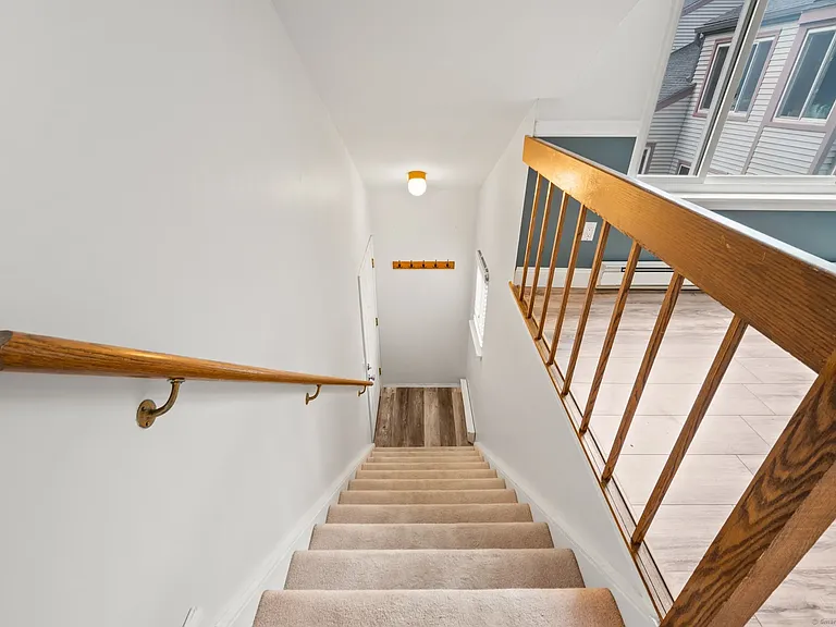 28 Candlewood Dr — Photo 3