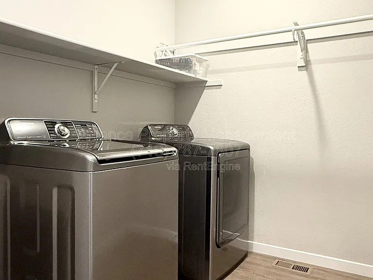 5424 Carvel Grv — Photo 22