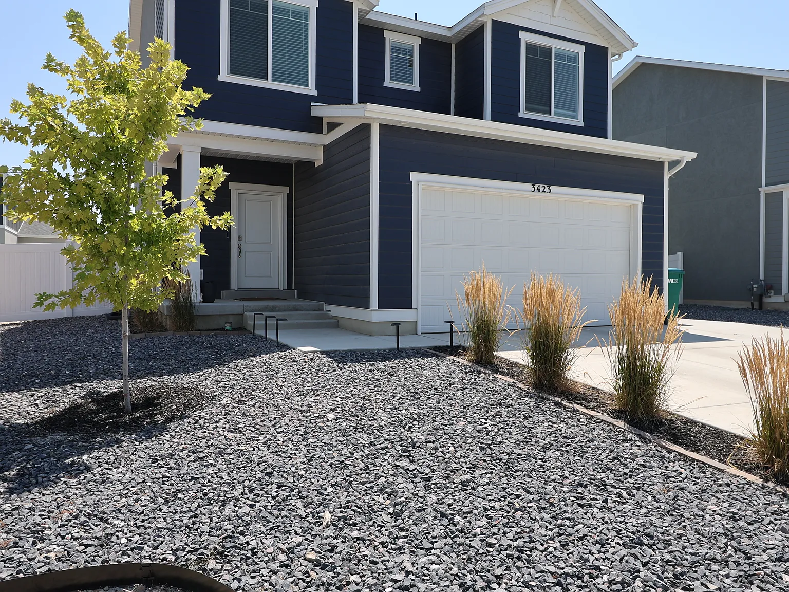 3 bed, 2.5 bath, 2400 sqft, $2,700 — Photo 1