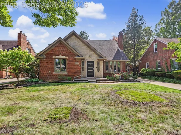 22331 Watsonia St, Dearborn, MI 48128