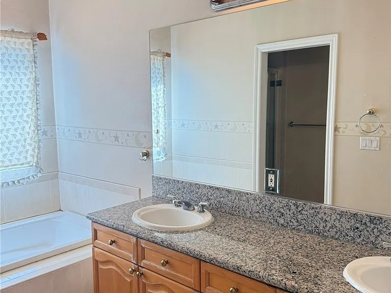 929 W Duarte Rd #B — Photo 7