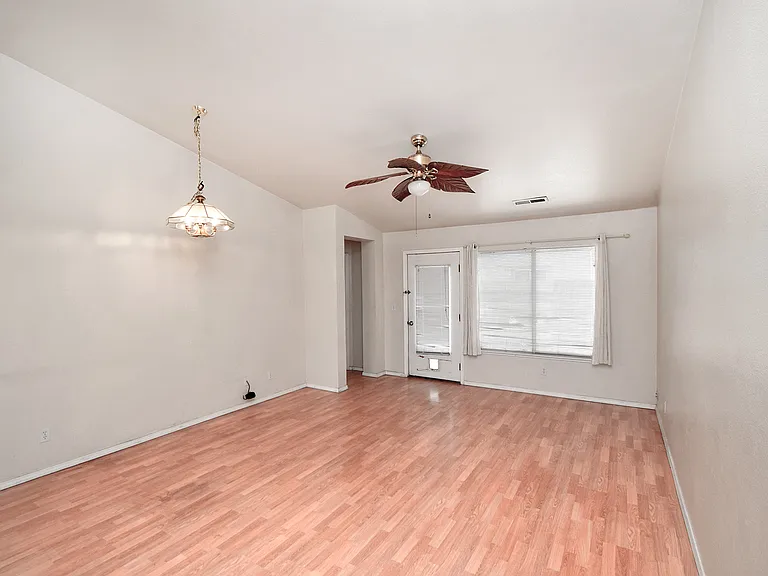 2586 China Rose Cir — Photo 6