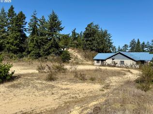 68760 Hauser Rd, North Bend, OR 97459