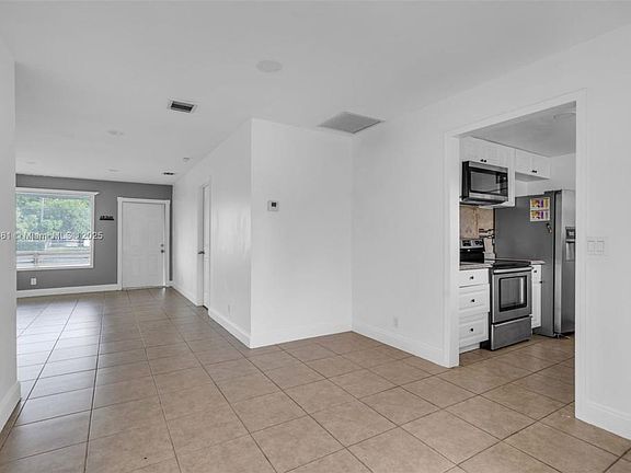 4th image of 3171 NW 16th St #3171