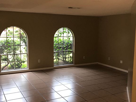 4th image of 15273 Elmwood Ct
