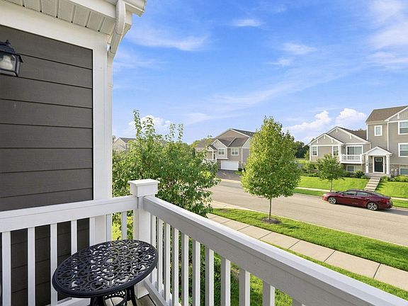 4th image of 3839 Honeysuckle Ln