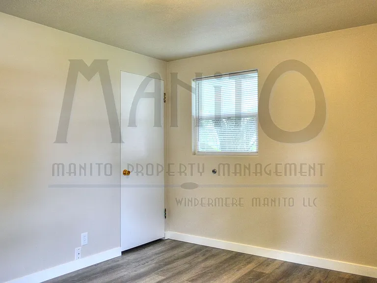 1654 E Decatur Ave — Photo 9