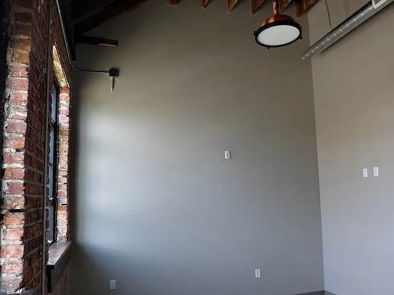 2523 Farnam St — Photo 14