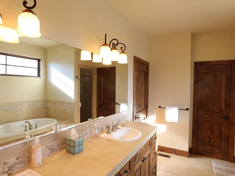 110 Lara Pl — Photo 16