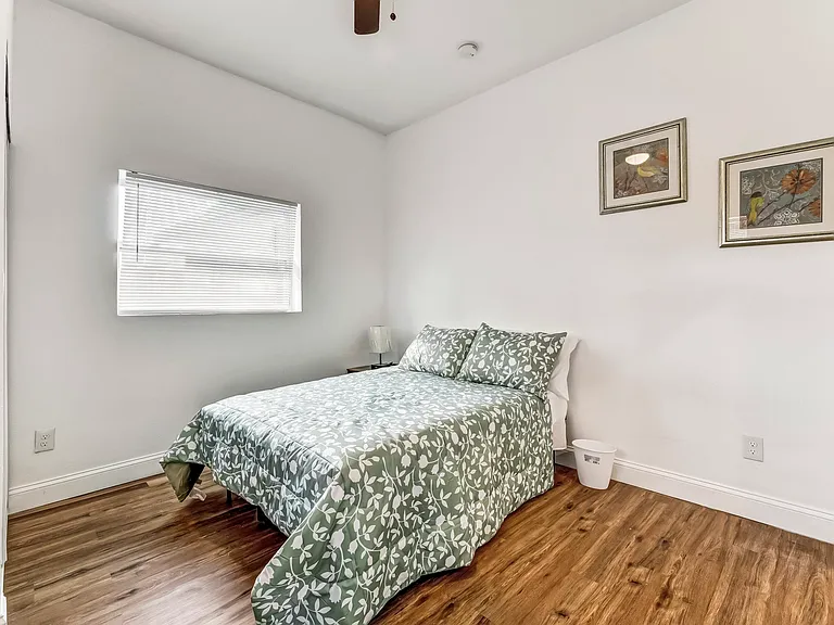 Greenhaven Dr — Photo 1