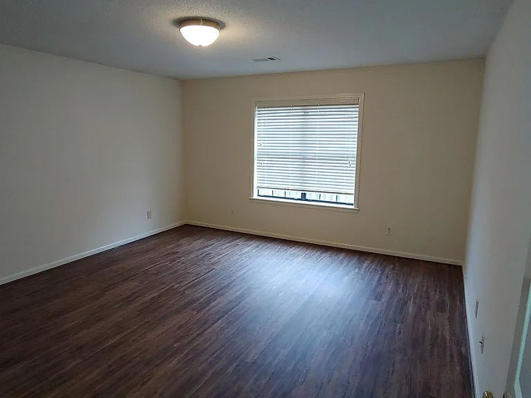 705 Reston Dr — Photo 6
