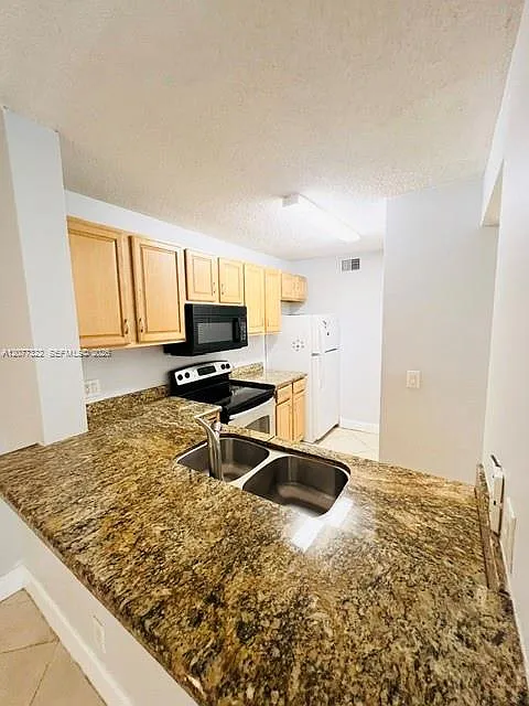 10773 Cleary Blvd — Photo 2