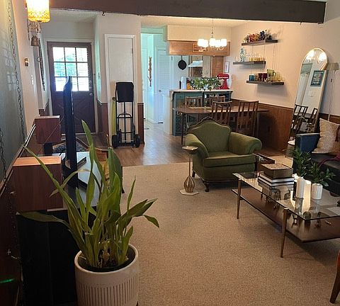 5th image of 7602 Hardy Dr #B