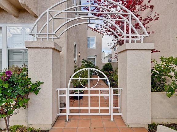 4th image of 3035 Calle De Las Flores