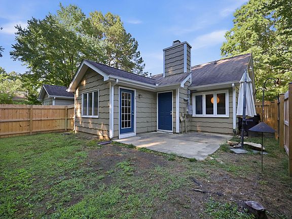 3rd image of 4217 Pin Oak Dr