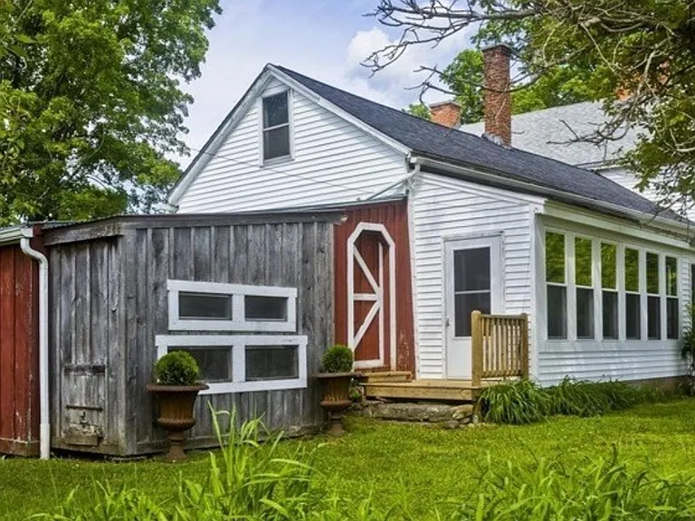 1049 Upper Church St — Photo 40