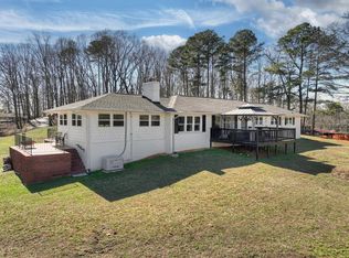 5383 Whitmire Dr, Gainesville, GA