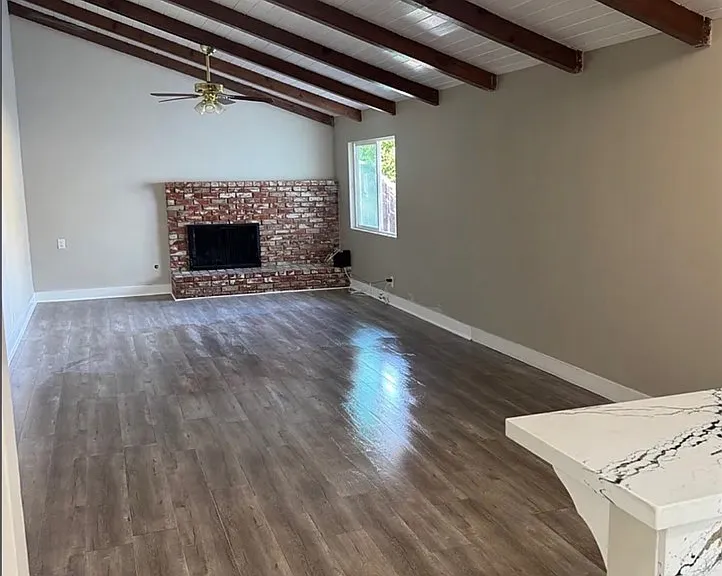 340 W Caroline St — Photo 7