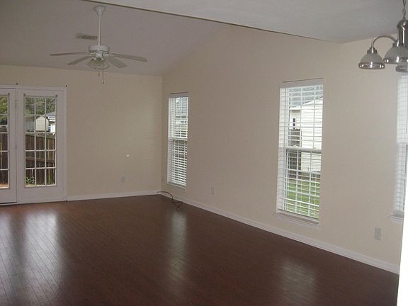 Livingroom/Diningroom area