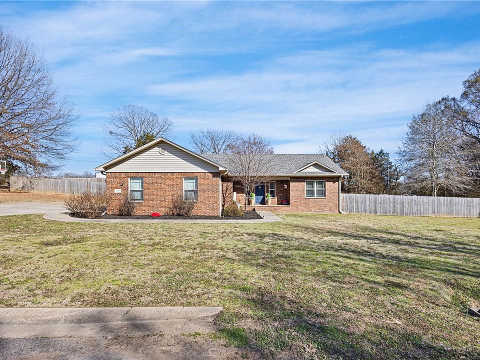 1st image of 155 Quail Meadow Dr