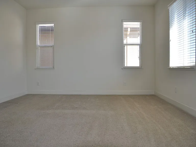 5400 Cliff House Way — Photo 4