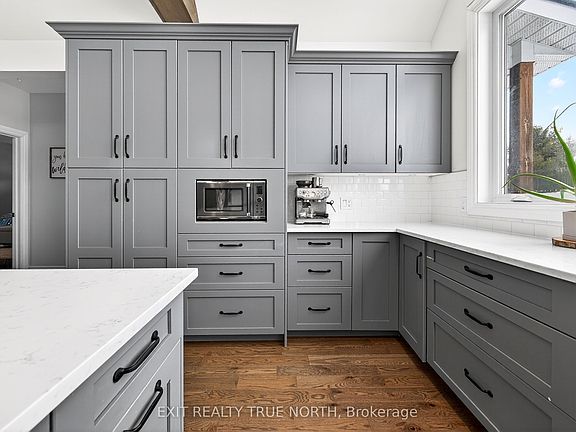 5th image of 139 Rue Eric