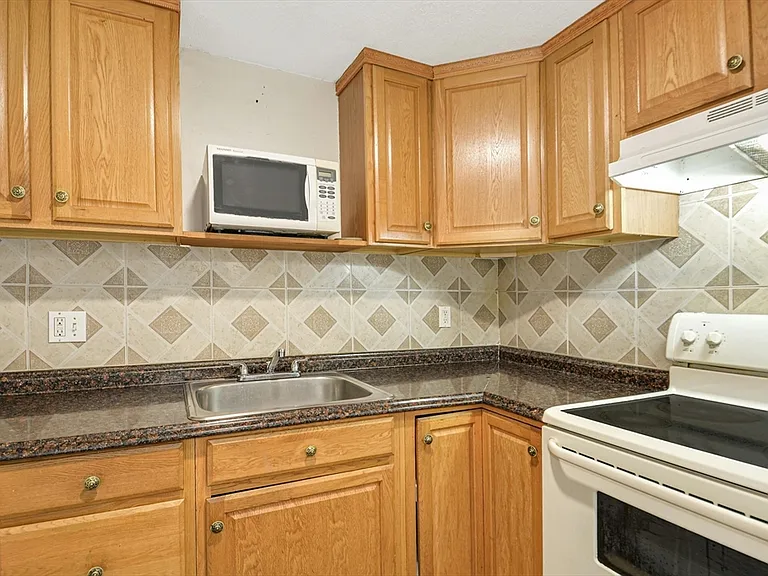 261 Boston Post Rd E #2 — Photo 7