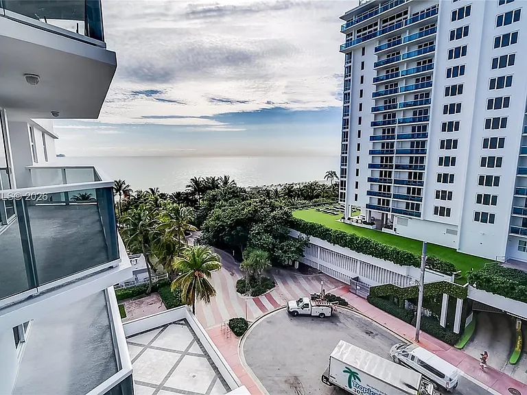 2401 Collins Ave #904 — Photo 27