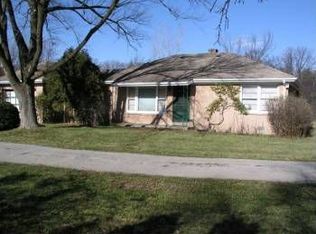 495 N Saint Marys Rd, Libertyville, IL 60048