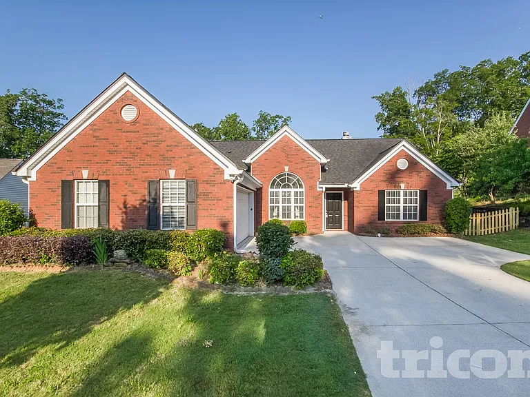 640 James Ridge Dr — Photo 3