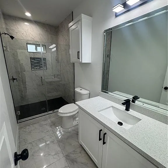 5804 Notre Dame Ave #3 — Photo 5