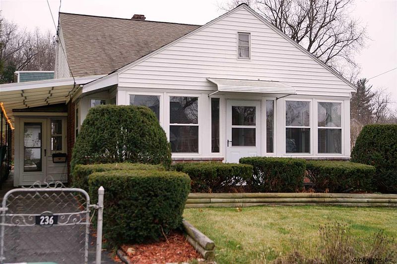 2nd image of 236 SPRING Avenue