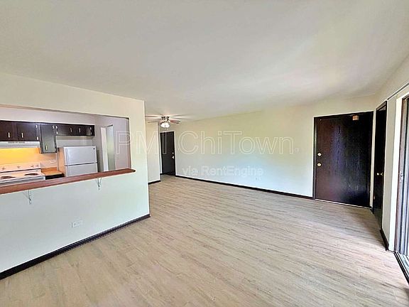 3rd image of 1523 N Winslowe Dr APT 3A