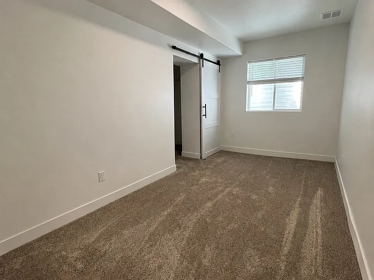 514 N 450 W — Photo 5