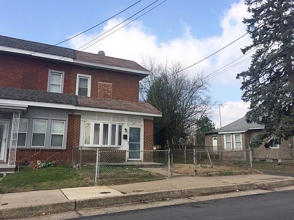 2nd image of 3730 Garden Ave