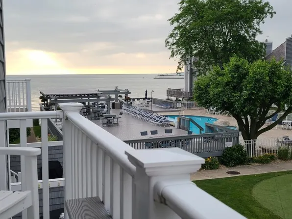 5914 E Catawba Beach Dr, Port Clinton, OH 43452