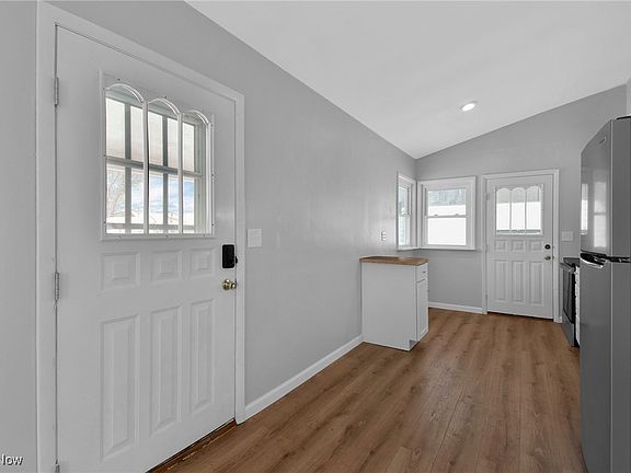 4th image of 1155 Cornel Ave