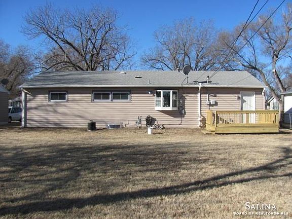3rd image of 1623 Hickory St