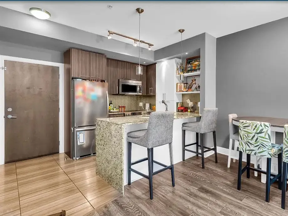 2 bed, 834 sqft, $2,600 — Photo 2