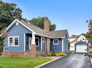 27 McCall Ave, Livingston, NJ 07039