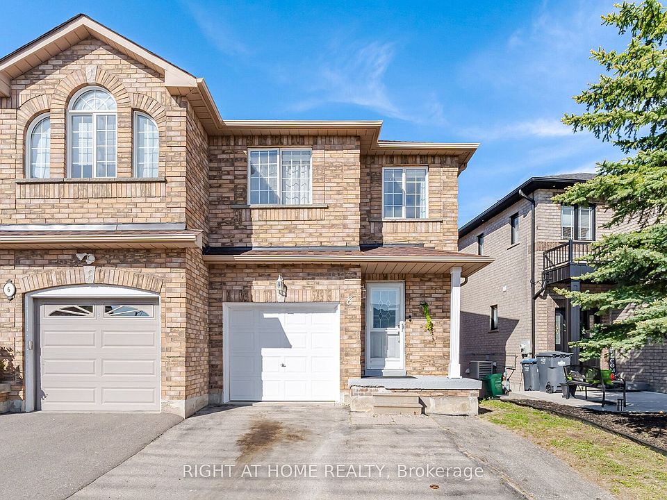 1st image of 8 Richelieu Ct