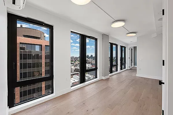 Rented by REAL New York | media 21