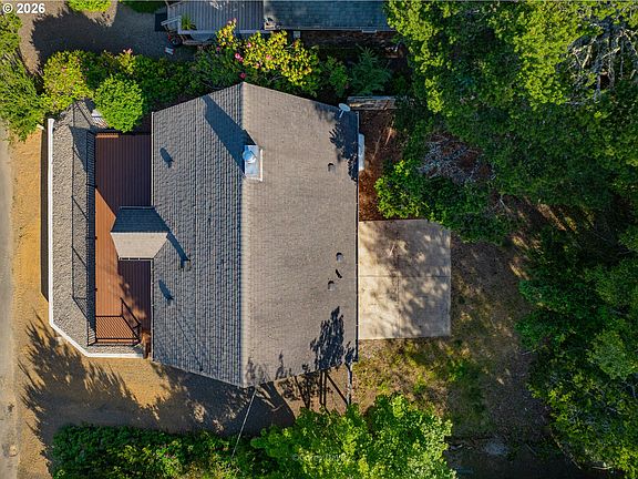 2nd image of 489 Pine Ave