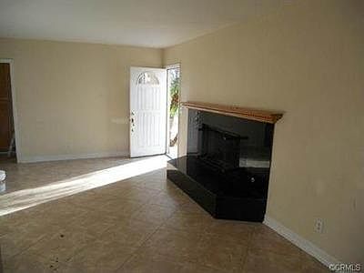 3rd image of 1643 E Hawthorne St