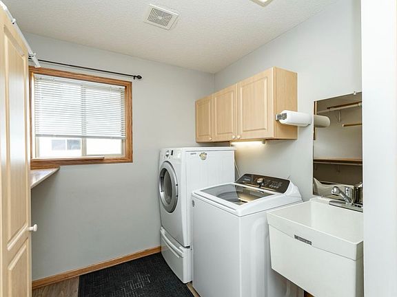 5th image of 4516 Acorn Ln NW