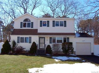 452 Bohemia Pkwy, Sayville, NY 11782