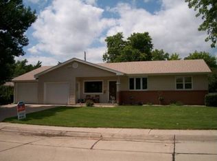 2316 W Phoenix Ave, Grand Island, NE 68803