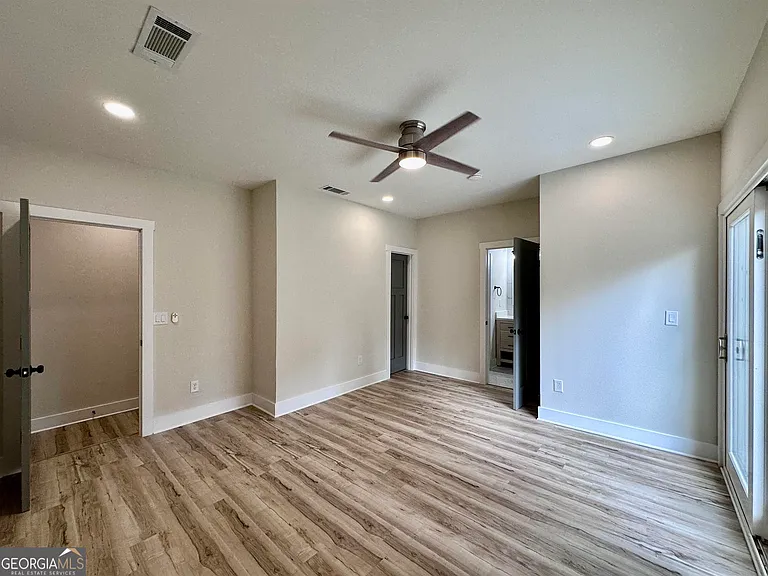 942 Parsons St SW — Photo 9